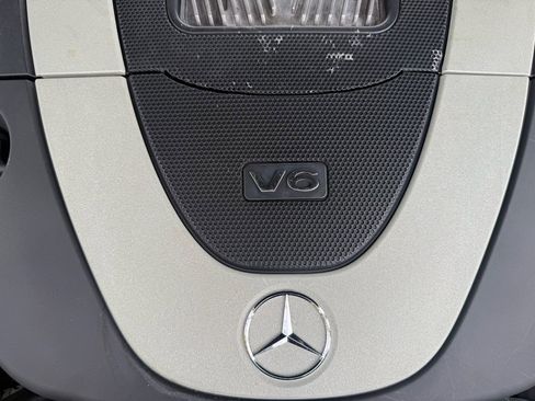 Used 2008 Mercedes-Benz C 300 Sport image 34