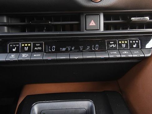 Used 2025 Toyota Crown Signia w/ Advanced Technology Package AWD/4WD image 40