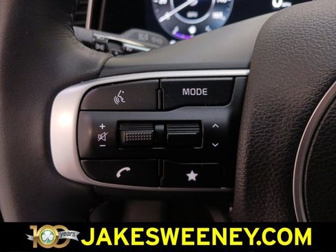 Used 2025 Kia Sportage SX image 16