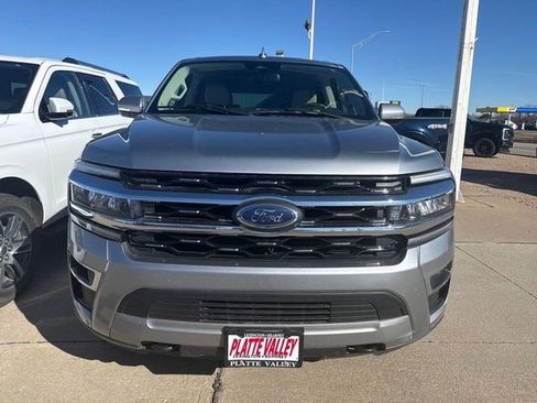 Used 2023 Ford Expedition Max Limited AWD/4WD image 3