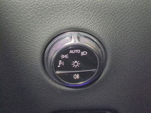 Used 2024 Mercedes-Benz GLC 300 4MATIC image 29