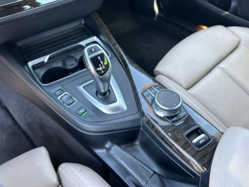 Used 2020 BMW 230i Convertible w/ Premium Package RWD image 25