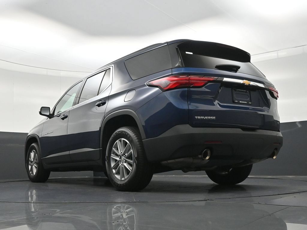 Used 2023 Chevrolet Traverse LT FWD image 26