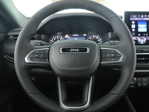 New 2026 Jeep Compass Latitude image 15