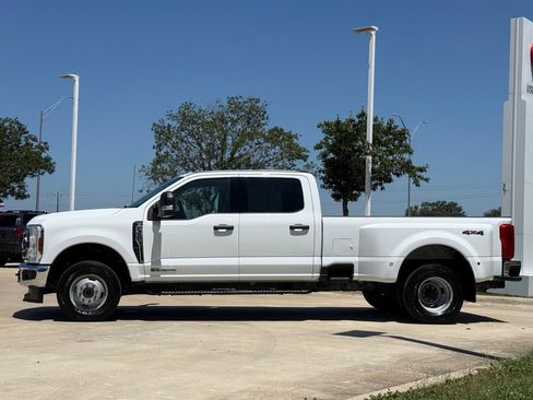 Used 2025 Ford F350 XLT AWD/4WD image 2