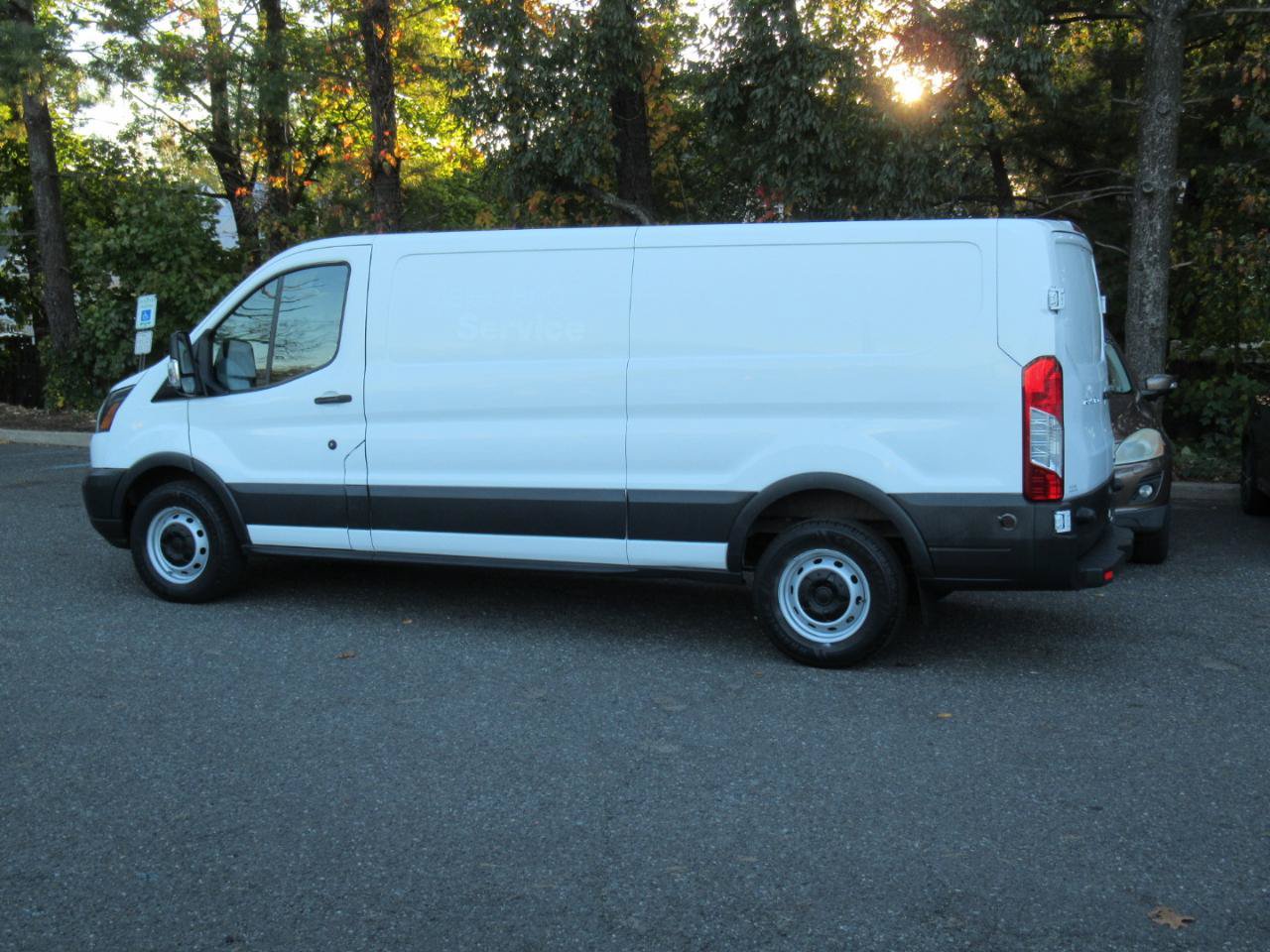 Used 2018 Ford Transit 250 148 Low Roof RWD image 3