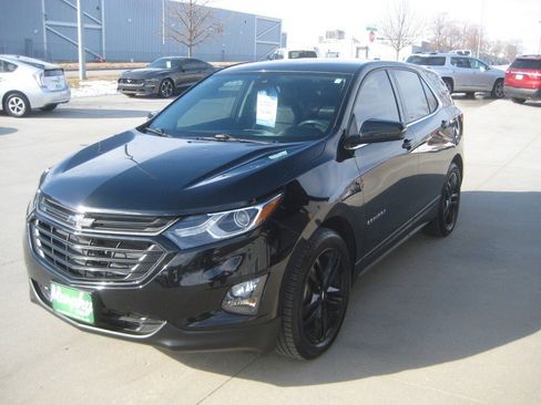Used 2020 Chevrolet Equinox LT w/ Midnight Edition image 4