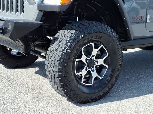 Used 2022 Jeep Wrangler Unlimited Rubicon w/ Cold Weather Group AWD/4WD image 3