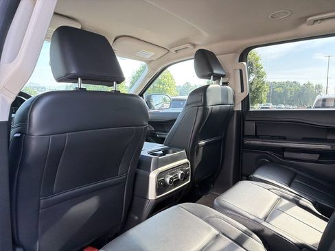Used 2024 Ford Expedition XLT AWD/4WD image 12