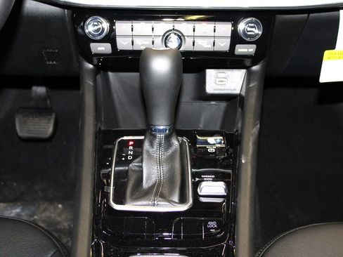 New 2026 Jeep Compass Limited w/ Sun, Sound & Navigation Group image 22