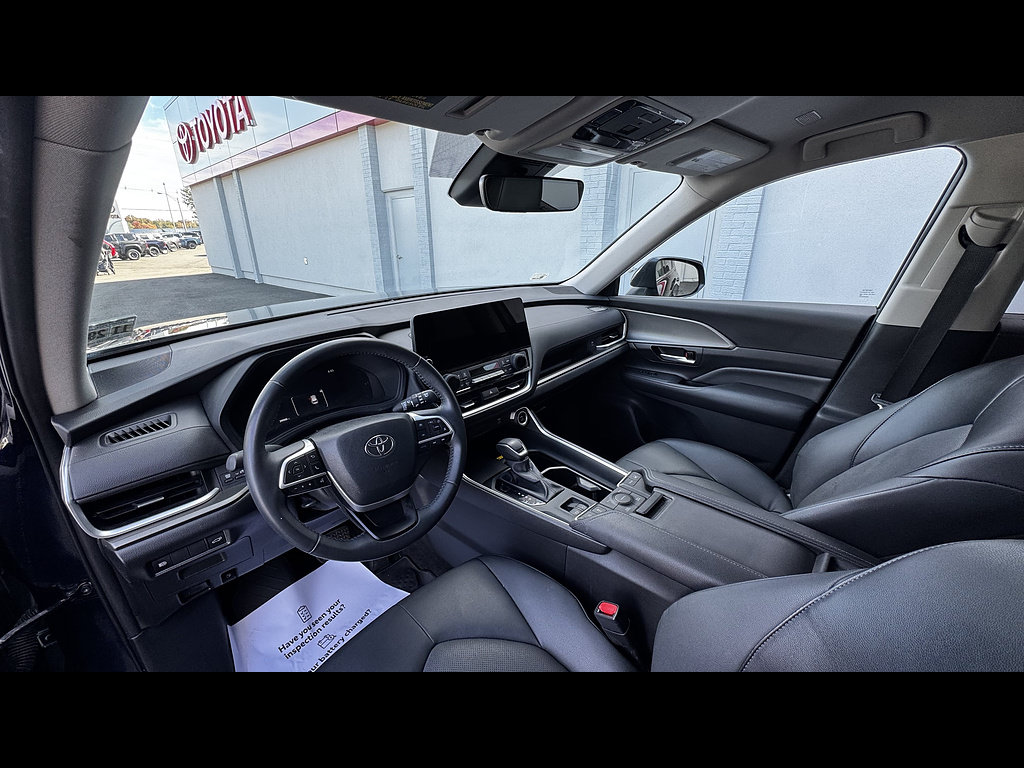 Certified 2024 Toyota Grand Highlander AWD image 21