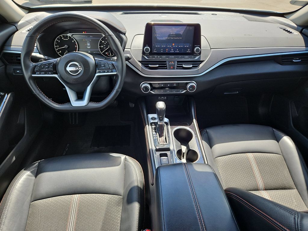 Used 2025 Nissan Altima 2.5 SR AWD/4WD image 9