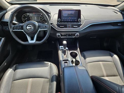 Used 2025 Nissan Altima 2.5 SR AWD/4WD image 9