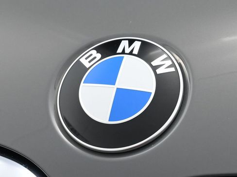 Used 2022 BMW 750i xDrive w/ Executive Package image 19