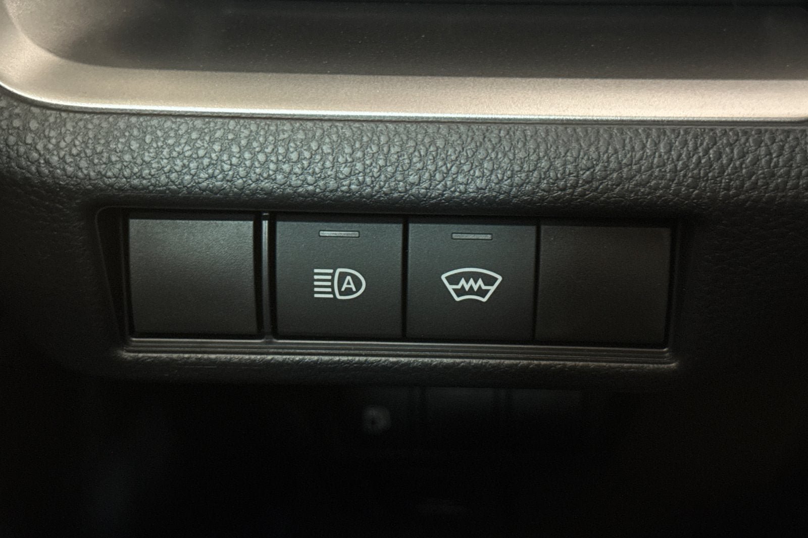 New 2027 Toyota Prius LE FWD image 28