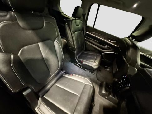 Used 2022 Jeep Grand Cherokee L Limited AWD/4WD image 30