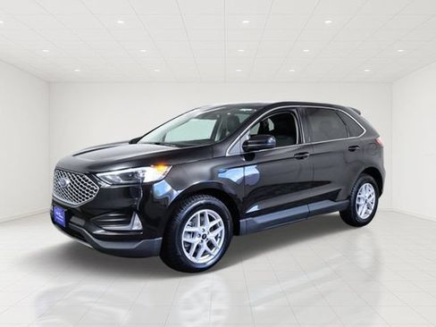 Certified 2024 Ford Edge SEL w/ Convenience Package AWD/4WD image 3