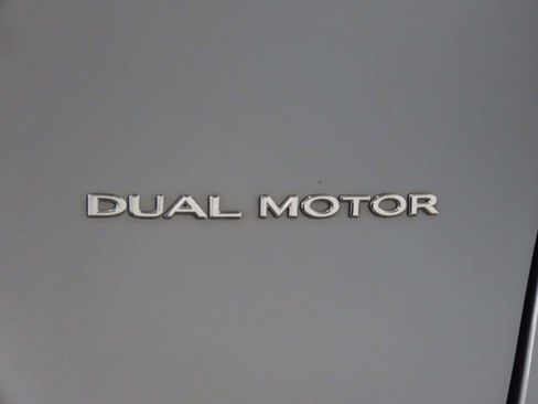Used 2025 Tesla Model Y Long Range AWD/4WD image 6