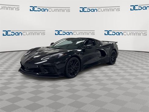 Used 2025 Chevrolet Corvette Stingray Coupe w/ Z51 Performance Package image 4