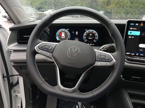 New 2025 Volkswagen Tiguan S image 14