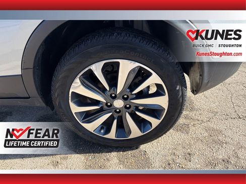 Used 2021 Buick Encore Preferred w/ Safety Package image 18