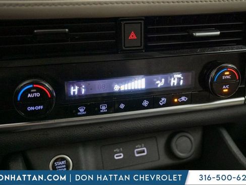 Used 2023 Nissan Rogue SV image 10