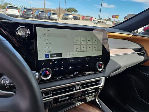 Used 2025 Lexus RX 350 Luxury image 17