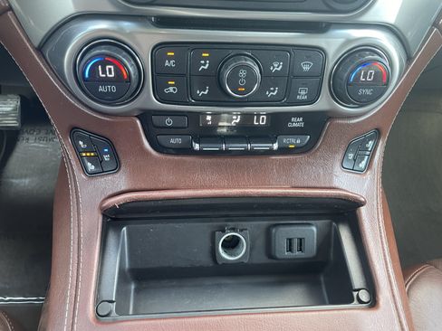 Used 2015 Chevrolet Suburban LTZ AWD/4WD image 23