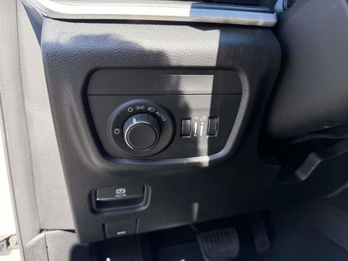 Used 2025 Jeep Grand Cherokee Laredo X w/ Luxury Tech Group I AWD/4WD image 29