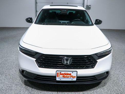 Used 2023 Honda Accord Sport image 4