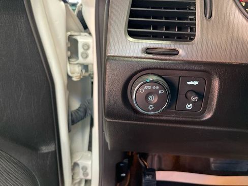 Used 2006 Chevrolet Monte Carlo SS w/ Convenience Package image 32