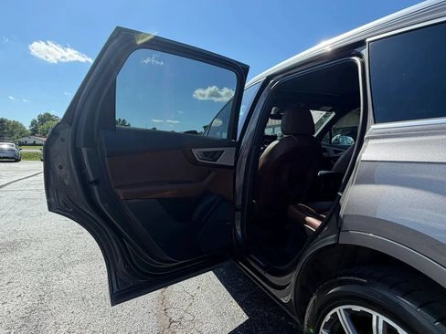 Used 2019 Audi Q7 2.0T Premium Plus w/ Premium Plus Package AWD/4WD image 16