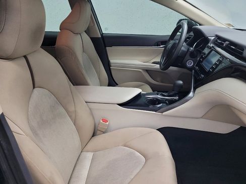 Used 2019 Toyota Camry LE FWD image 21