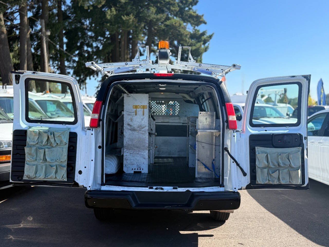 Used 2015 Chevrolet Express 2500 RWD image 35