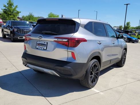 Used 2021 Kia Seltos LX AWD/4WD image 3