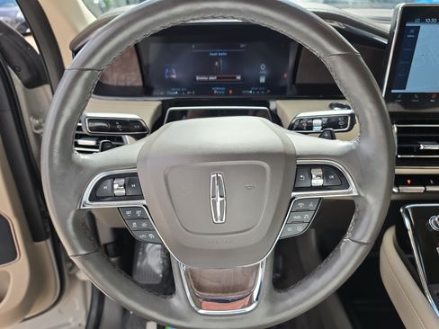 Used 2024 Lincoln Navigator Reserve AWD/4WD image 31