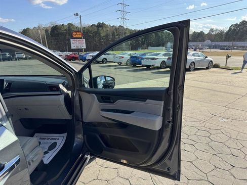 Used 2019 Honda Odyssey EX-L image 17