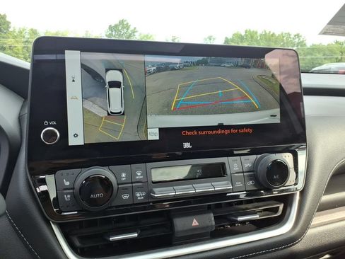 Used 2025 Toyota Grand Highlander AWD Hybrid image 12