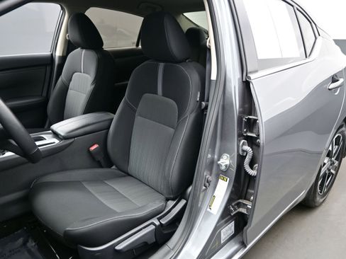 Used 2025 Nissan Sentra SV w/ All-Weather Package FWD image 11