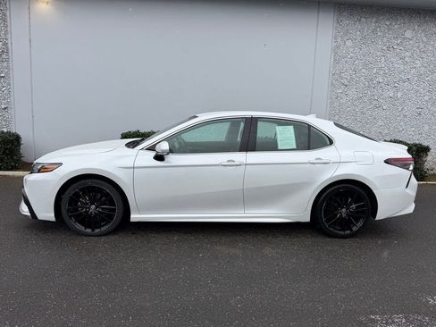 Used 2023 Toyota Camry XSE FWD image 2