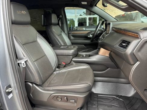 Used 2021 Chevrolet Suburban High Country AWD/4WD image 38