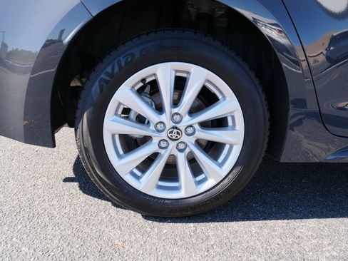 Used 2025 Toyota Corolla XLE image 12