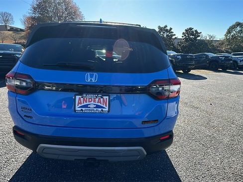 Used 2025 Honda Pilot TrailSport image 6
