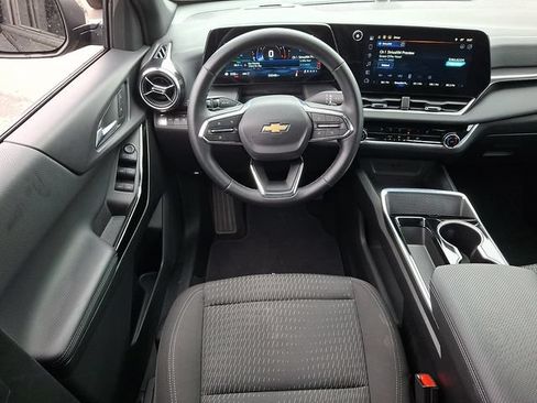 Used 2025 Chevrolet Equinox LT AWD/4WD image 11