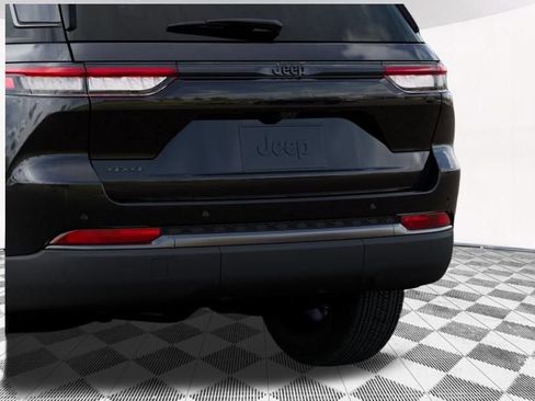 New 2026 Jeep Grand Cherokee Altitude image 21