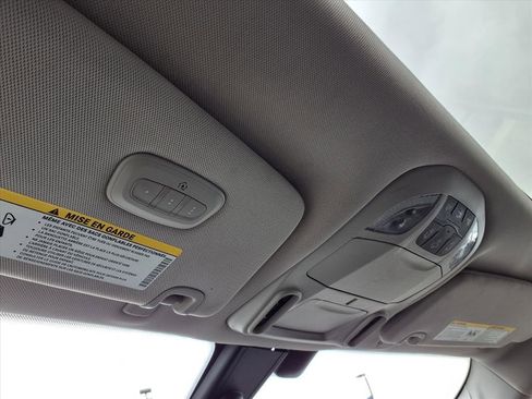 Used 2019 Chrysler Pacifica Limited image 19