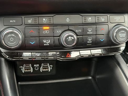 Used 2023 Dodge Durango GT image 24