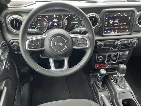 Used 2021 Jeep Wrangler Unlimited Rubicon 4xe w/ Steel Bumper Group image 18