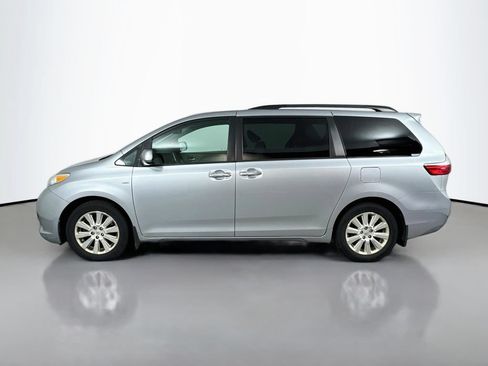 Used 2016 Toyota Sienna XLE w/ XLE Navigation Package AWD/4WD image 5