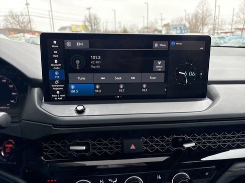 Used 2023 Honda Accord EX-L image 19